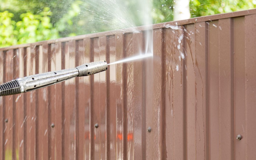 Les 3 avantages du lavage à pression pour votre revêtement extérieur